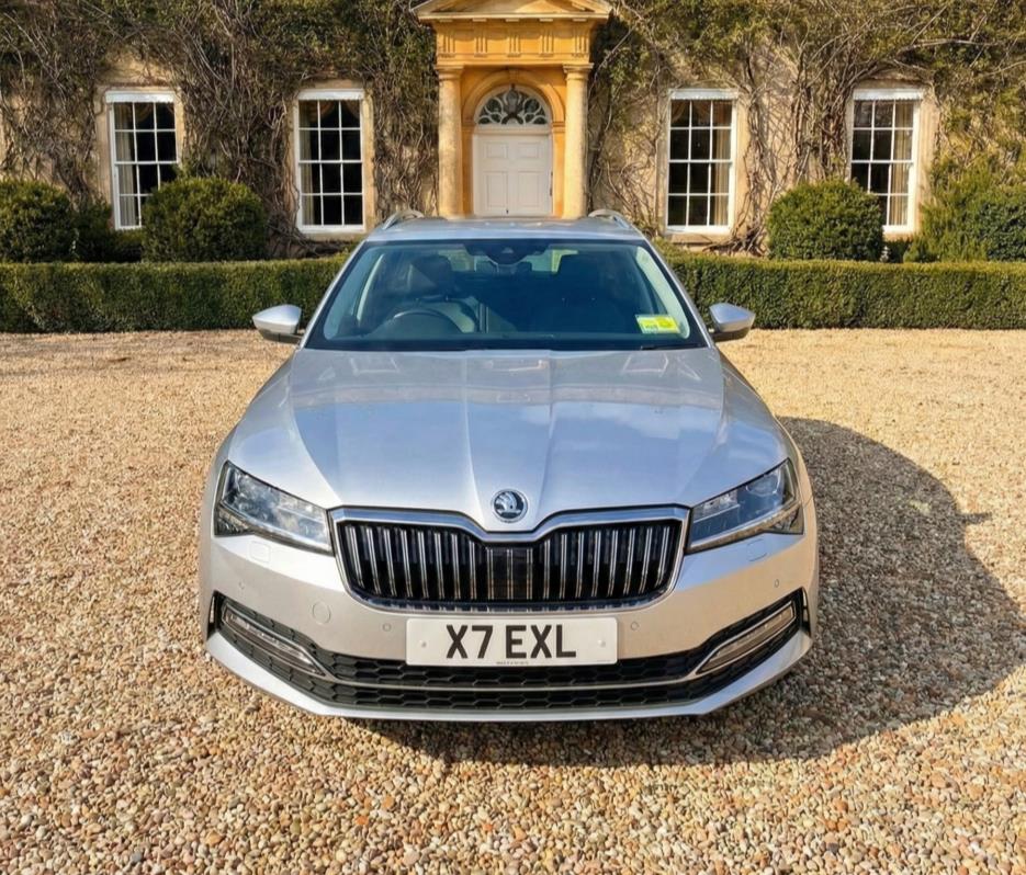 One of our comfortable estate cars used for taxis in Chipping Norton